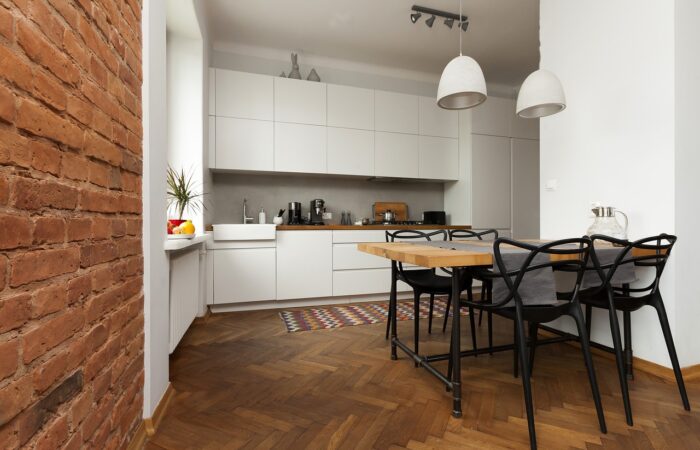 Rénovation_de_parquet_:_des_techniques_simples_pour_une_maison_transformée